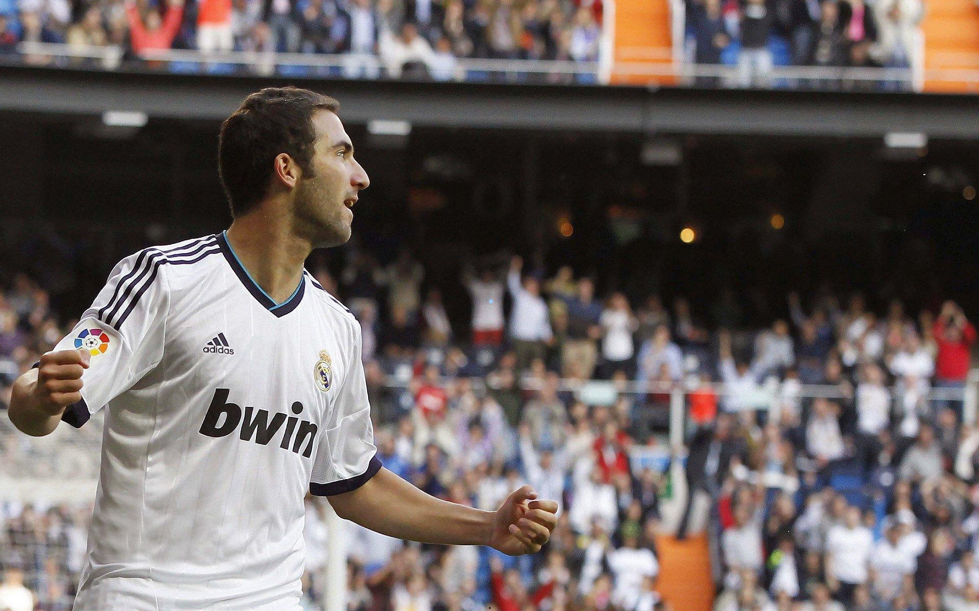 圣保利主场迎战海登海姆，定位球战术或成胜负手，客场逆境挑战主场强势